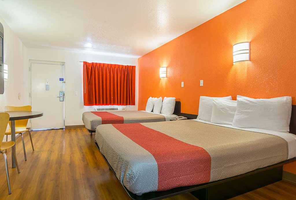 Motel 6 Chandler Prado del Sol Номер фото